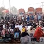 दिल्ली खतरे मैं : स्कूल हुए बंद AQI 500 के करीब, ग्रेप-4 लागू,